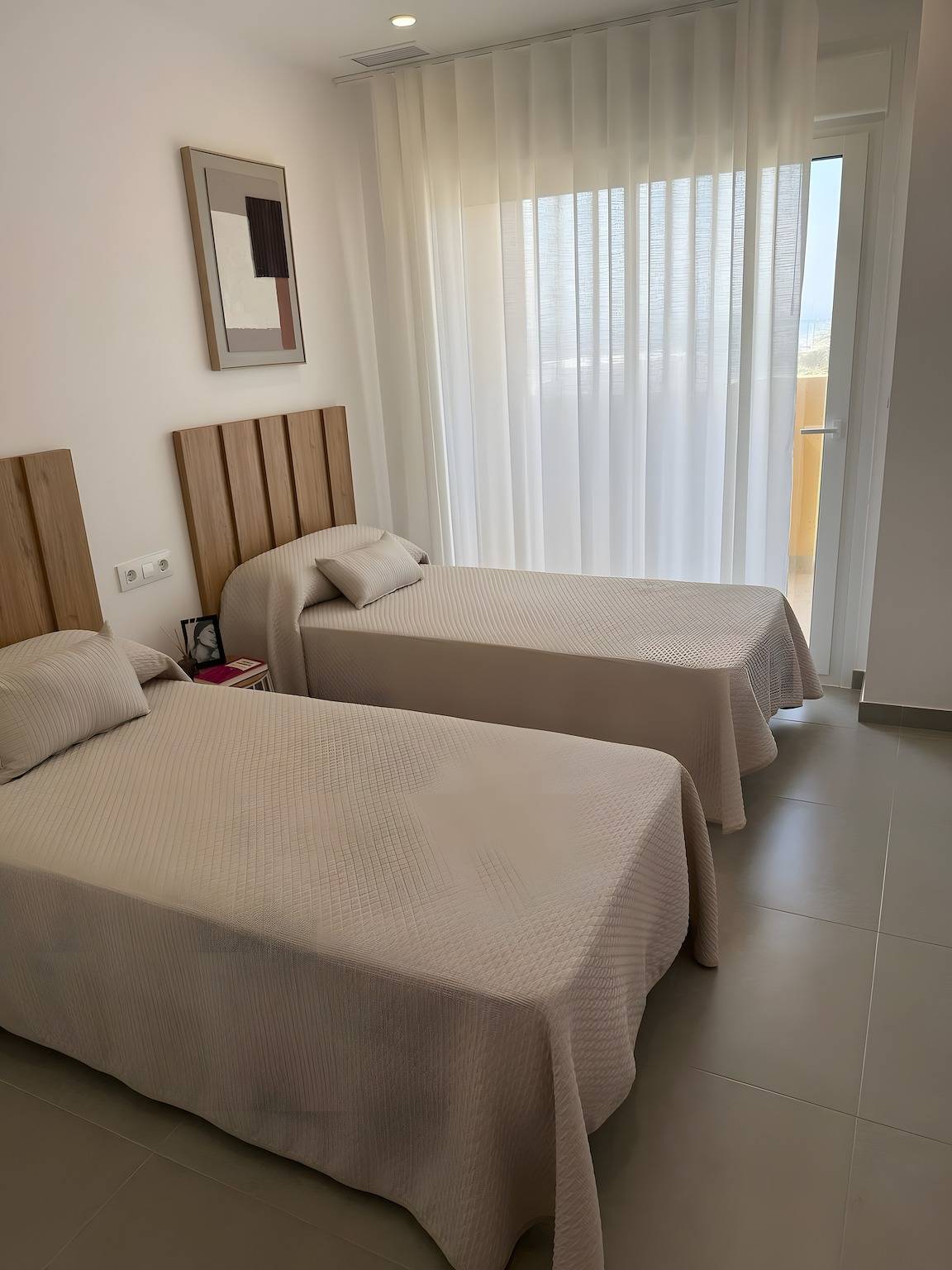 Apartamento entero, Apartamento 'La Manga Sunrise' con piscina comunitaria, Wi-Fi y aire acondicionado in Los Miradores del Puerto, San Javier