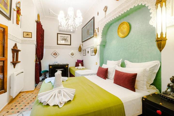 Alojamiento y desayuno para 2 personas, con jardín además de vistas y piscina en Marrakech