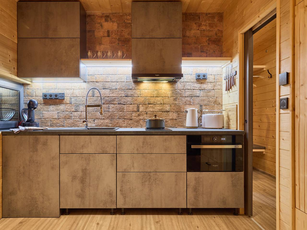 Luxe Timber Lodge & Pet Retreat in Jungbuch, Region Trautenau