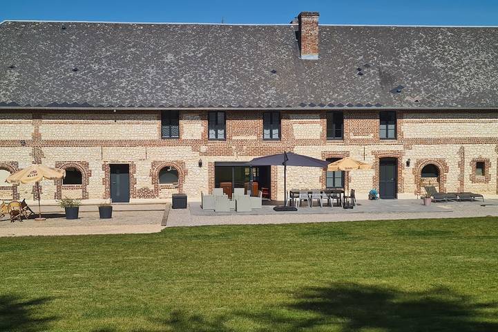 Location de vacances pour 18 personnes, avec Jardin à Vironchaux