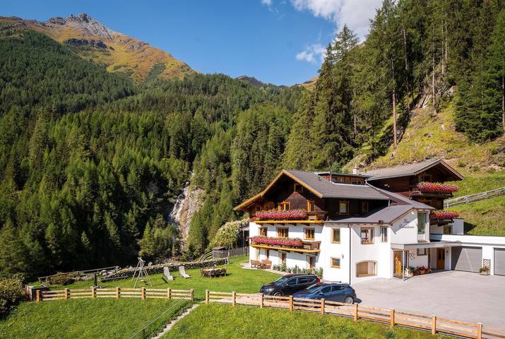 Ferienwohnung für 2 Personen, mit Balkon und Garten