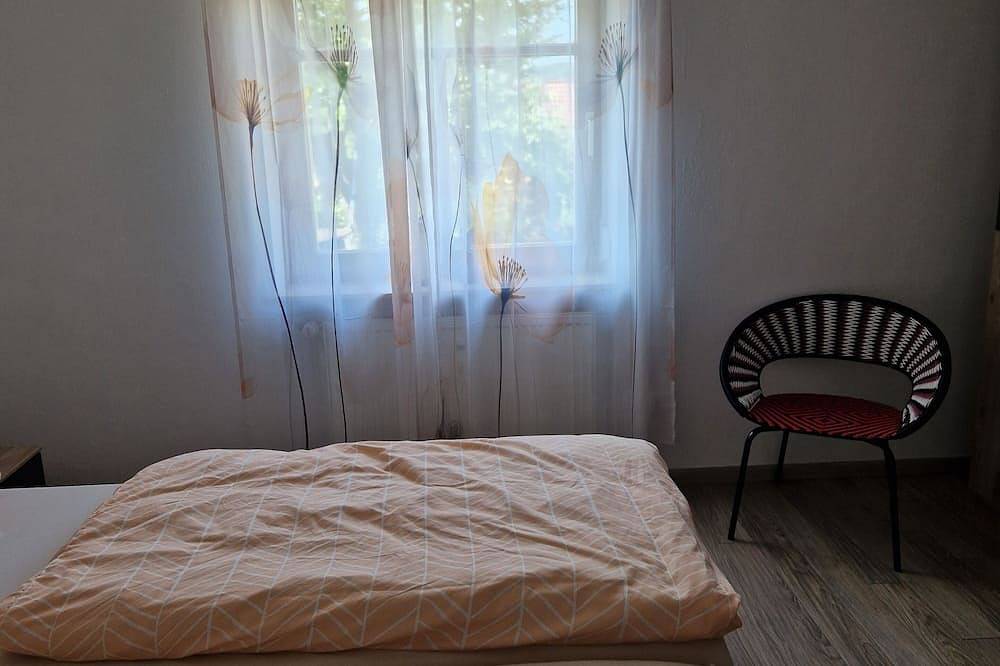 Ganze Wohnung, Südhang von Sonne erfüllt in Ochsenfurt, Fränkisches Weinland