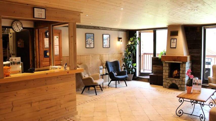Chalet pour 13 personnes, avec balcon et sauna, animaux acceptés à Oz