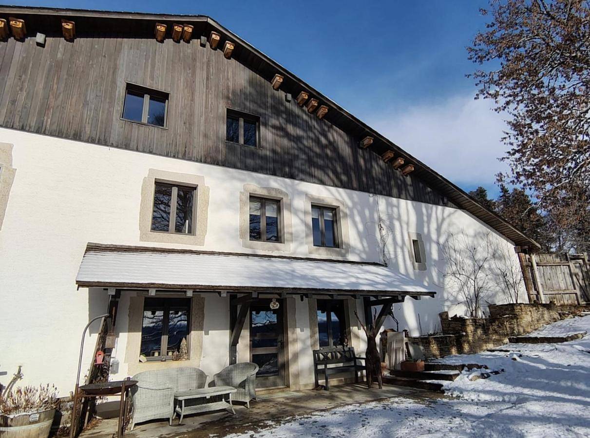 Appartement entier, One-Bedroom Apartment in Le Locle, Massif du Jura