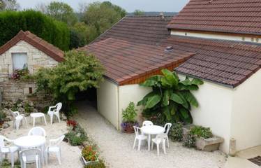 Chambre d’hôte pour 2 personnes, avec terrasse ainsi que sauna et jacuzzi dans Côte-d'Or