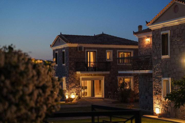 Villa per 6 persone, con Balcone e Idromassaggio nonché Terrazza e Giardino a Petra