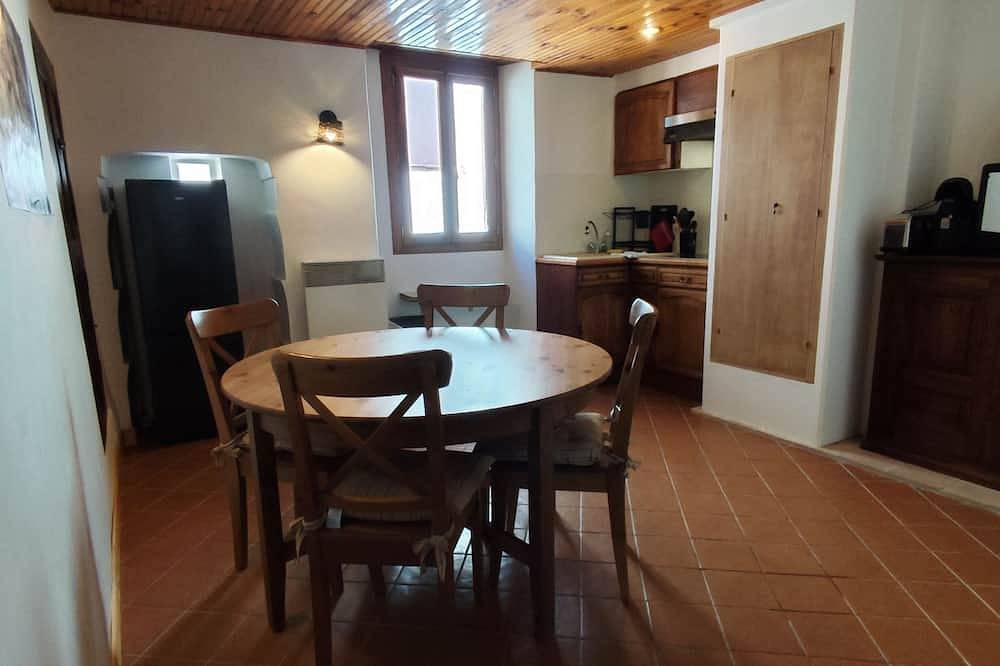 Ganze Wohnung, Noryema Vacation Rental, sleeps 3, 30 m², in the heart of the village, Entraunes in Entraunes, Nizza und Umgebung