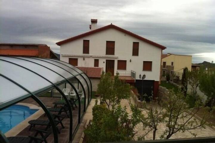 Casa rural para 6 personas, con jardín y terraza en La Covatilla