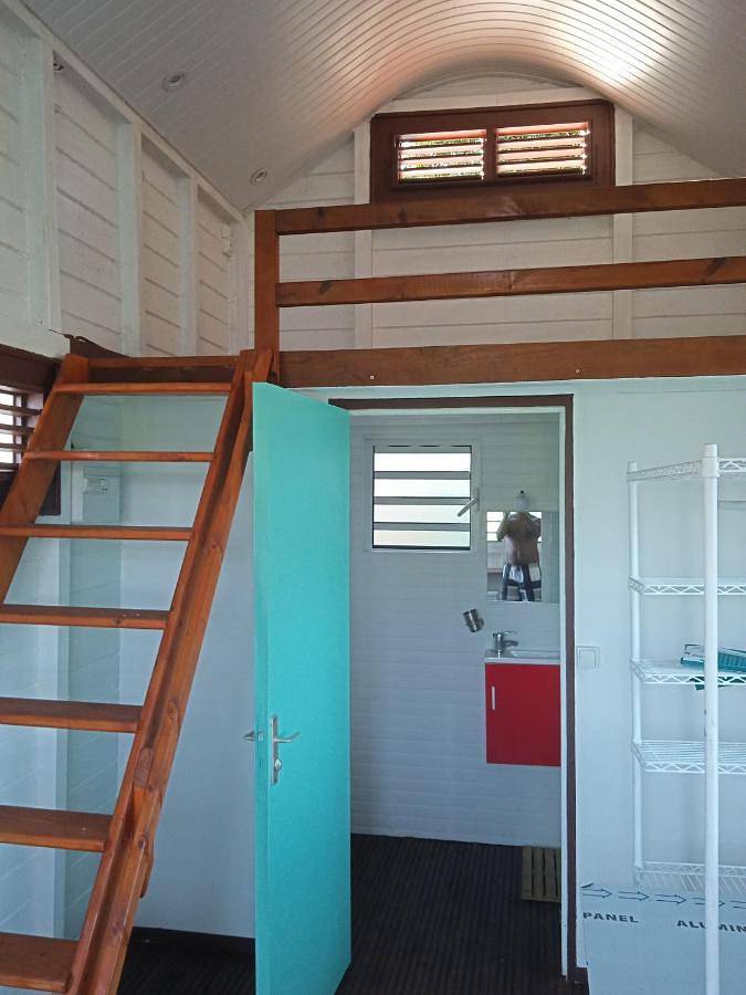 Gîte pour 2 personnes, avec terrasse et piscine à Saint-Esprit (homonymie) - 2