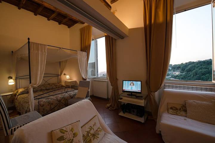 Appartement entier, Penthouse dans le centre de Ariccia, près de Rome avec terrasse panoramique in Ariccia, Parco Regionale dei Castelli Romani