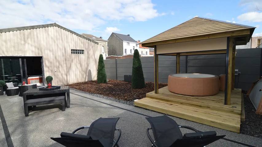 Location de vacances pour 2 personnes, avec jardin ainsi que sauna et jacuzzi à Welkenraedt