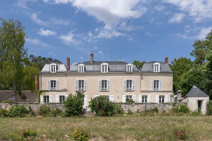 Gîte pour 26 personnes, avec terrasse ainsi que jardin et piscine, animaux acceptés