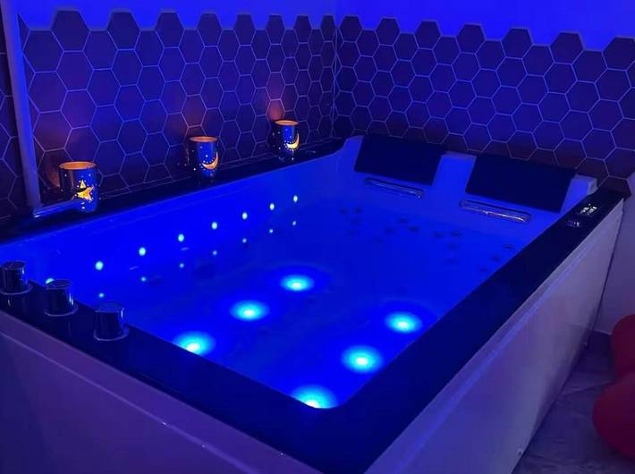 Gîte pour 2 personnes, avec jacuzzi et terrasse à Saintry-sur-Seine