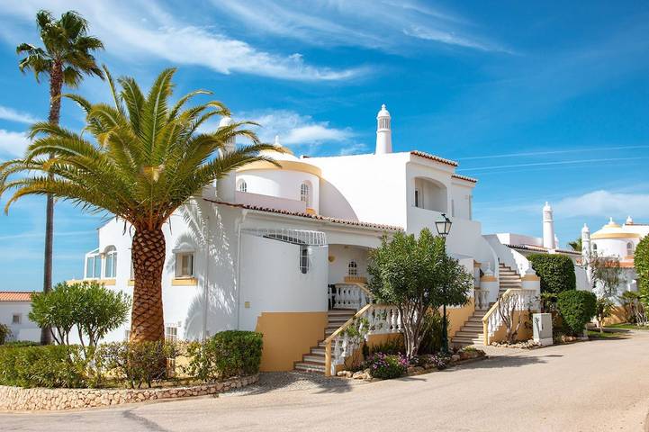 Casa de vacaciones para 4 personas, con piscina además de balcón y jardín - 1