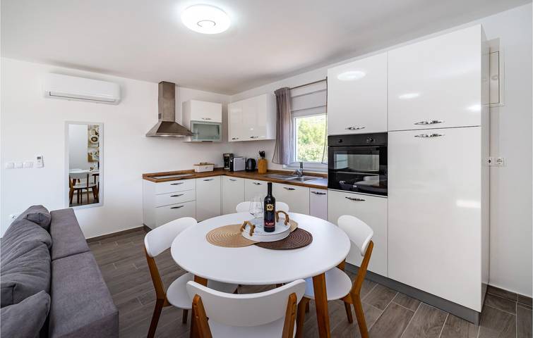 Ferienwohnung für 6 Personen, mit Terrasse in Obrovac - 4
