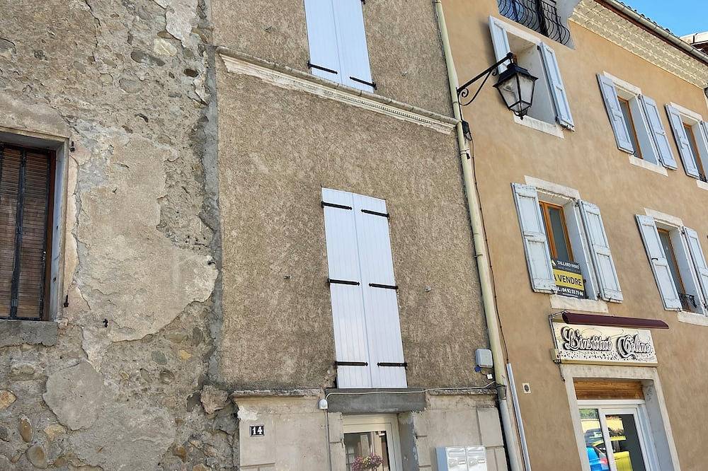 Apartamento entero, T2 attic apartment in the center of Tallard in Tallard, Gap region