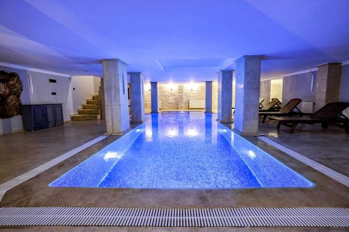 Ferienhaus für 8 Personen, mit Sauna und Garten sowie Pool und Ausblick in der Türkei - 2