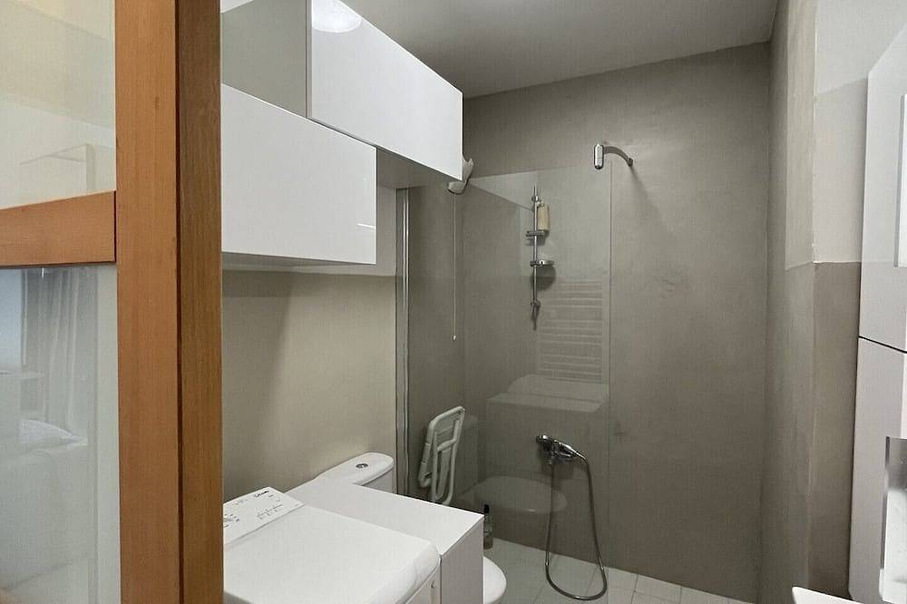 Appartement entier, Charmant Studio avec terrasse et parking à Vence in Vence, Côte méditerranéenne (France)