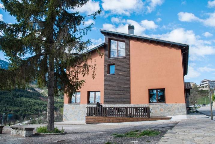 Auberge, avec Terrasse ainsi que Jardin et Vue