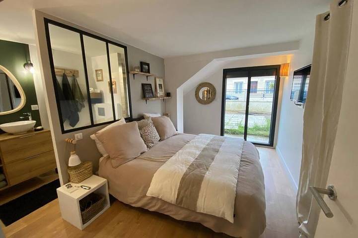 House Le Clos Joly Near Train Station 3 Bedrooms in Les Sables-d'Olonne, Valle del Loira