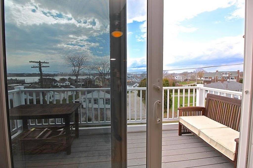 Luxuriöses Strandhaus in Easton Point. Meerblick, 2 Master Brs, alles zu Fuß in Middletown, Newport County