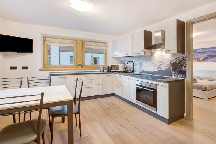 Hel lejlighed, Apartment 'Palipert Flowers House' with Mountain View, Shared Garden and Wi-Fi in Livigno, Valtellina