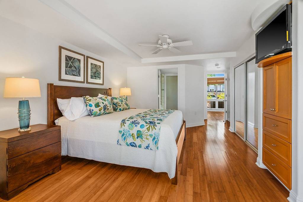 Three bed three bath luxurious townhome in gated Princeville community in Kalihiwai, Hanalei Bay