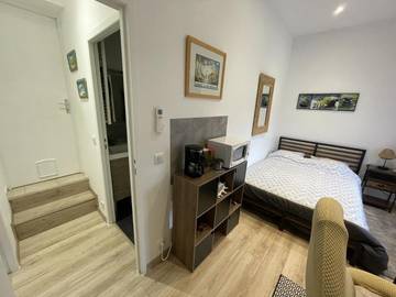 Chambre d’hôte pour 2 personnes, avec terrasse et jardin ainsi que vue et piscine à Saint-Jean-de-Védas