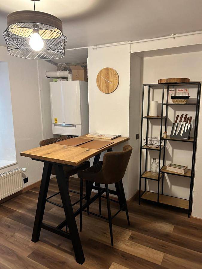 Appartement entier, One-Bedroom Apartment in Arbois (homonymie), Jura Francais