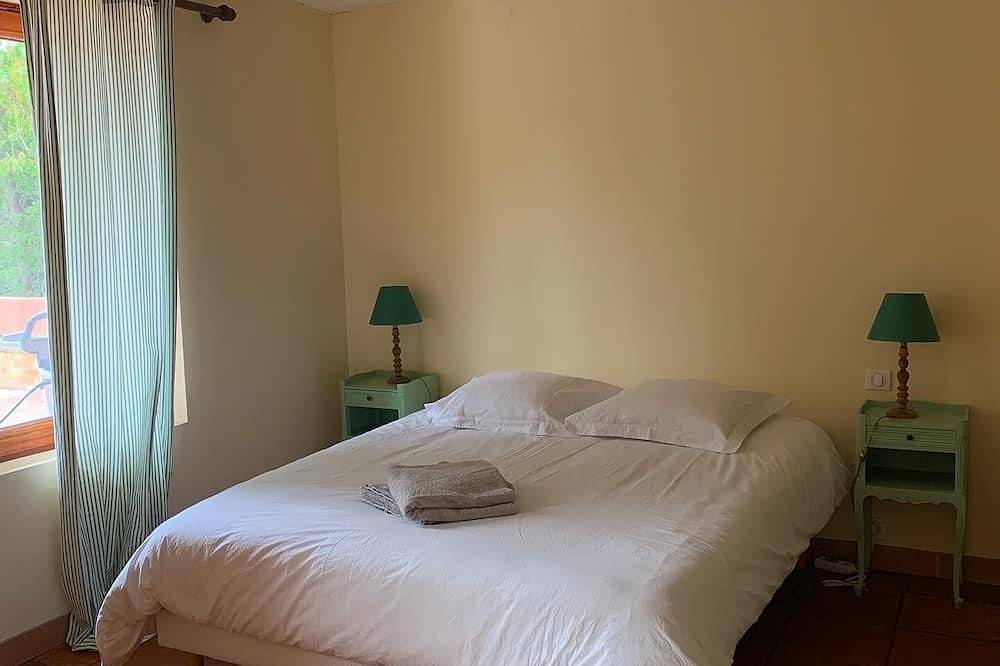 Maison Landaise sleeps 10 Airial swimming pool tennis bowling green near lake & ocean in Ychoux, Landes