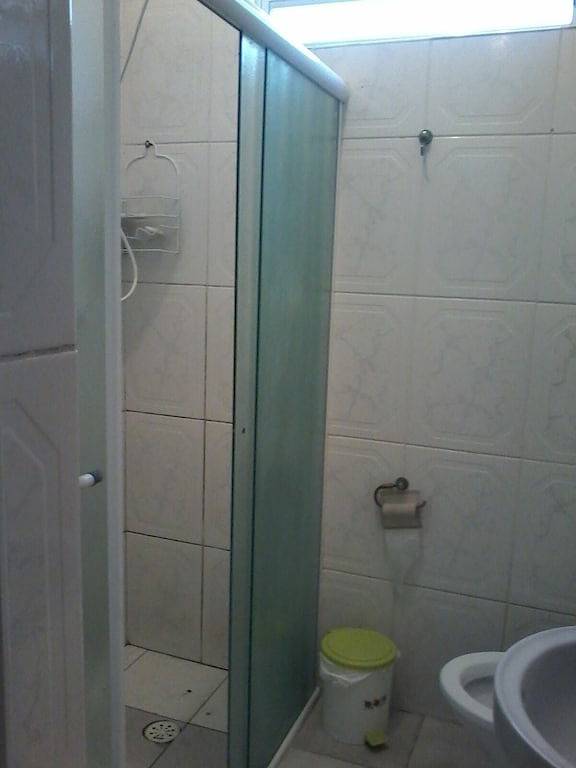 Grande Beach: Komfortables Strandhaus mit 3 Schlafzimmern. gut in der Nähe des Meeres gelegen in Praia Grande, Baixada Santista