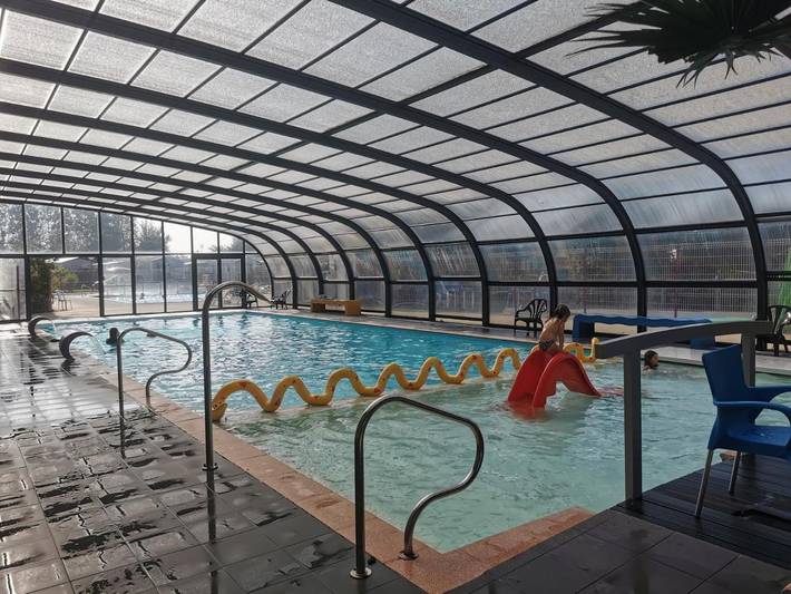Camping pour 6 personnes, avec piscine et jardin