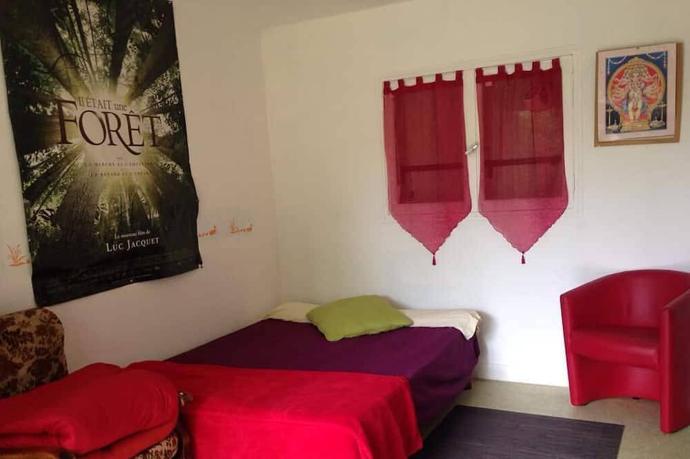 In a listed Hausmann building in Les Lilas, Seine-Saint-Denis