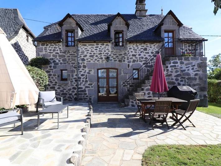 Location de vacances pour 4 personnes, avec Terrasse et Jardin à Pailherols