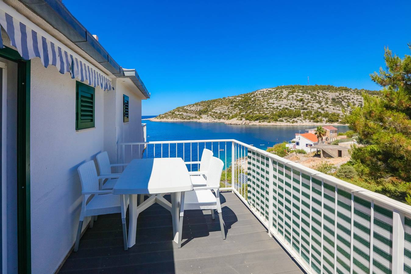 Ganze Wohnung, 1-Zimmer-Ferienwohnung am Strand Razanj, Rogoznica A-24569-b in Razanj, Šibenik-Knin