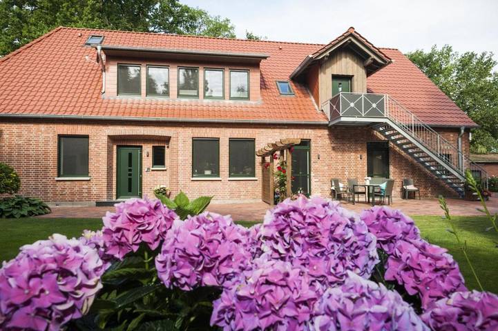 Ferienwohnung für 3 Personen, mit Terrasse und Garten in Dinklage