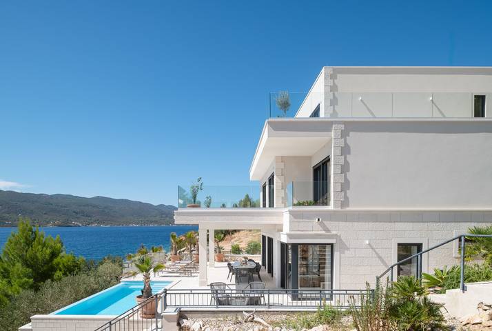 Villa Maris – beheizter Pool, Sauna, erste Reihe am Meer/Strand, haustierfreundlich in Viganj, Dubrovnik-Neretva