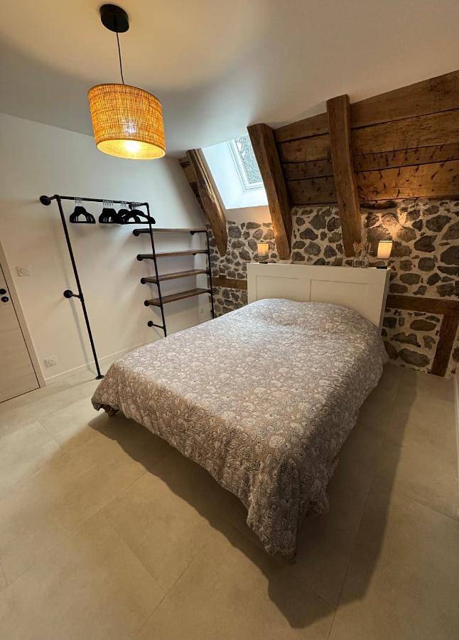 Location de vacances pour 8 personnes, avec jacuzzi ainsi que terrasse et piscine à Polminhac - 3