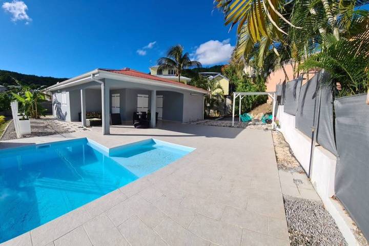 Villa pour 6 personnes, avec piscine et terrasse en Martinique