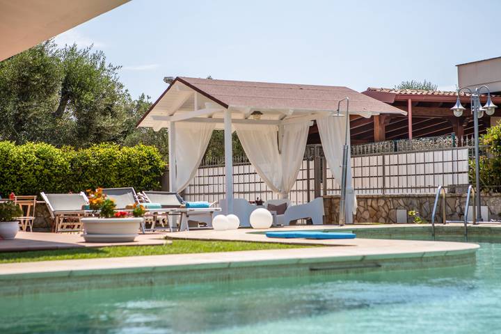 Villa für 8 Personen, mit Garten in Italien - 3