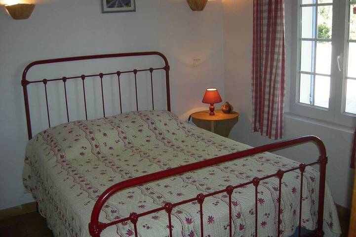 Villa pour 3 personnes, avec balcon et jardin à Roussillon - 2