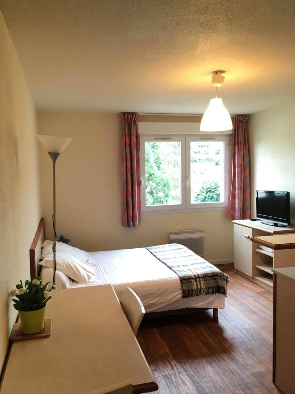Appartement entier, Apartment in Royat, Parc naturel régional des Volcans d'Auvergne