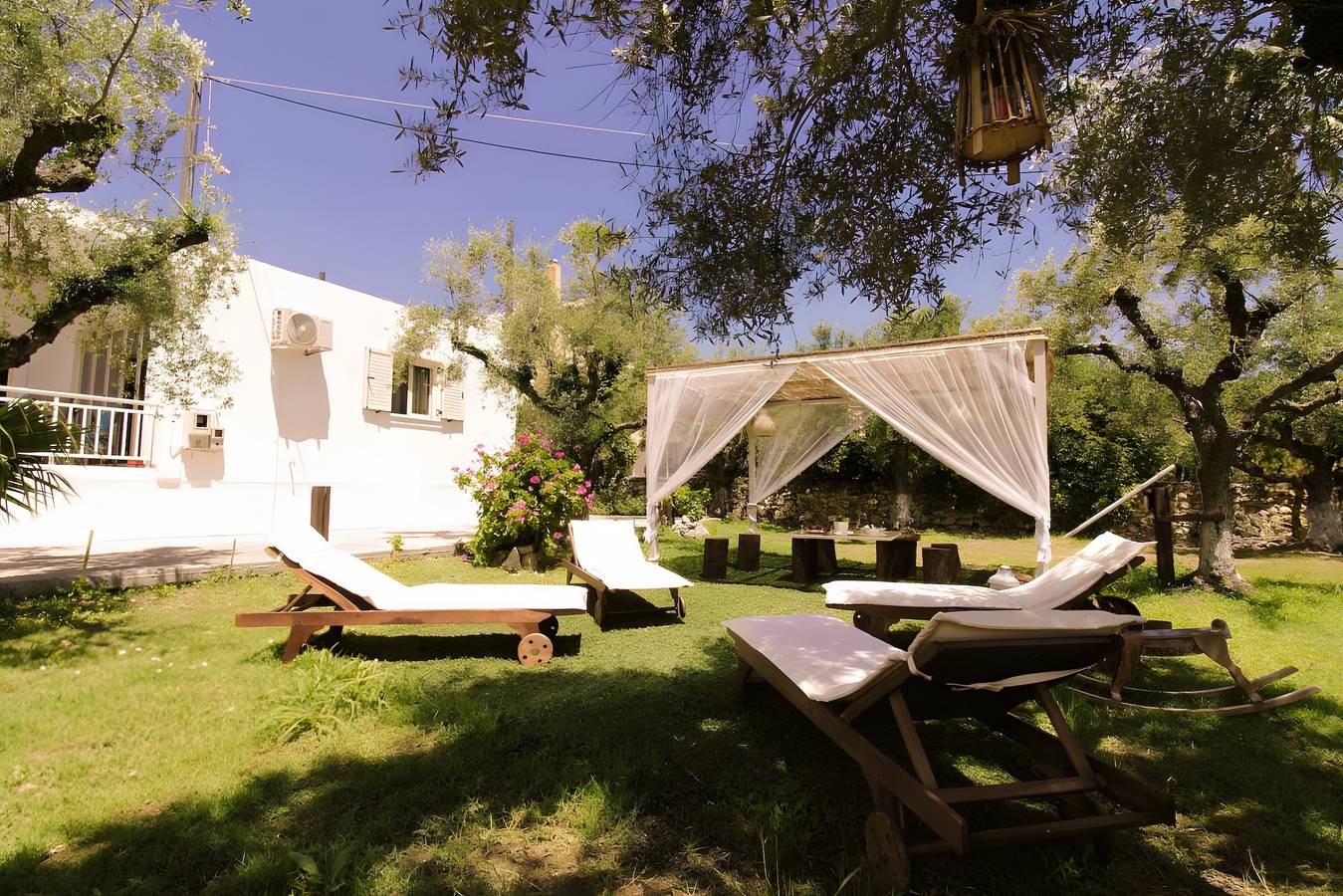 Holiday Home 'Hacienda' with Private Terrace, Wi-Fi and Air Conditioning in Lithakia, Laganas
