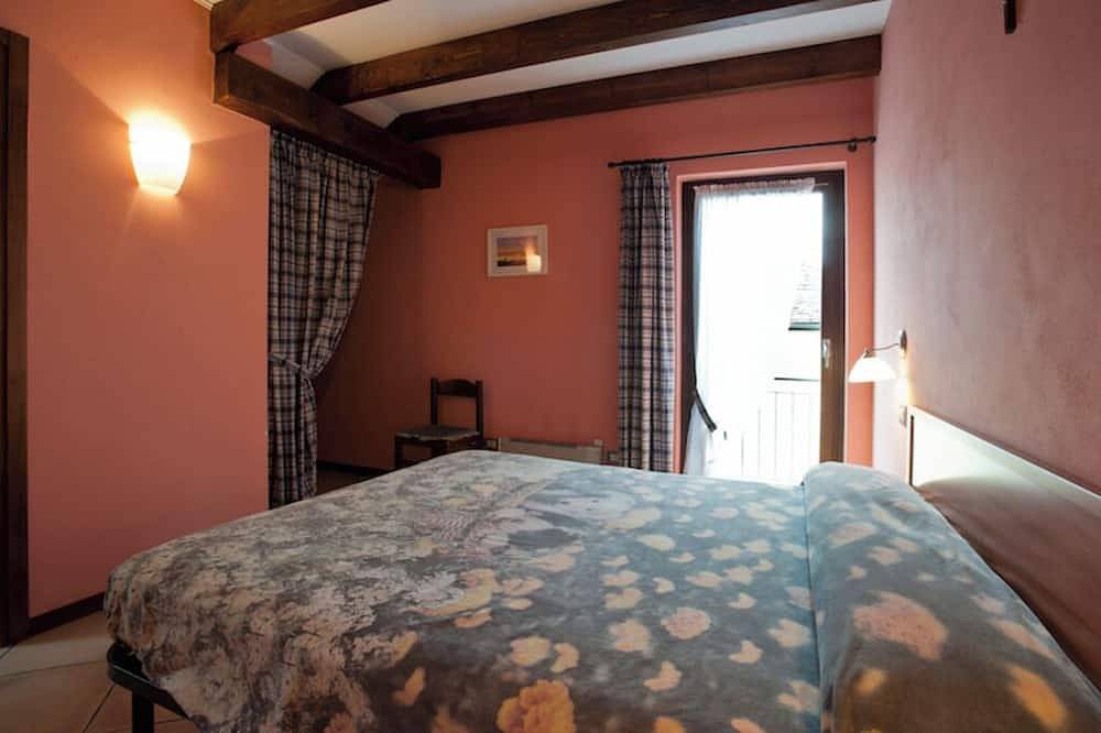 Appartamento intero, Mansarda Pineta\n-Montagna a Due Passi\nposizione perfetta, parcheggio gratuito in Santa Maria Maggiore (Città), Comune di Santa Maria Maggiore