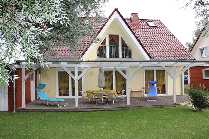 Ferienwohnung für 5 Personen, mit Balkon in Lüssow