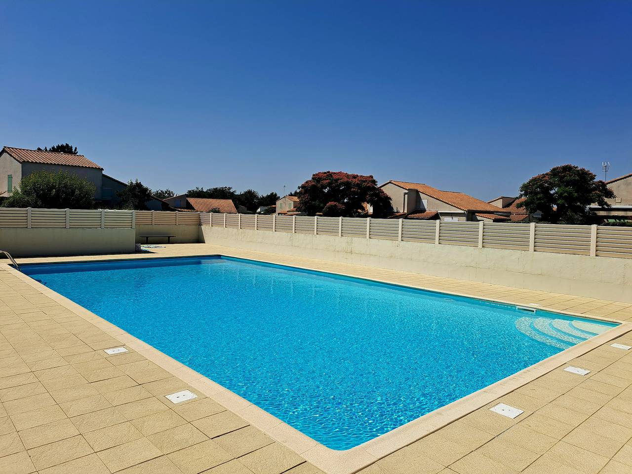 Piscine commune, terrasse, maison pour 5 in Saint-Vincent-sur-Jard, Vendée