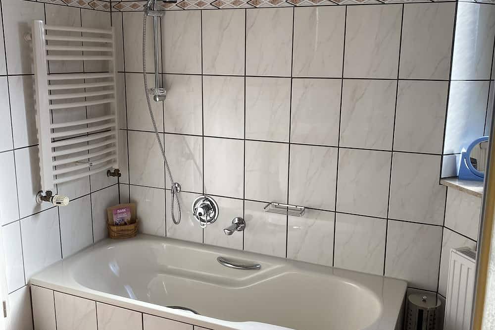Ganze Wohnung, Ferienwohnung Klarblick ! Direkt am Teutoburger Wald in Bad Iburg in Bad Iburg, Osnabrücker Land