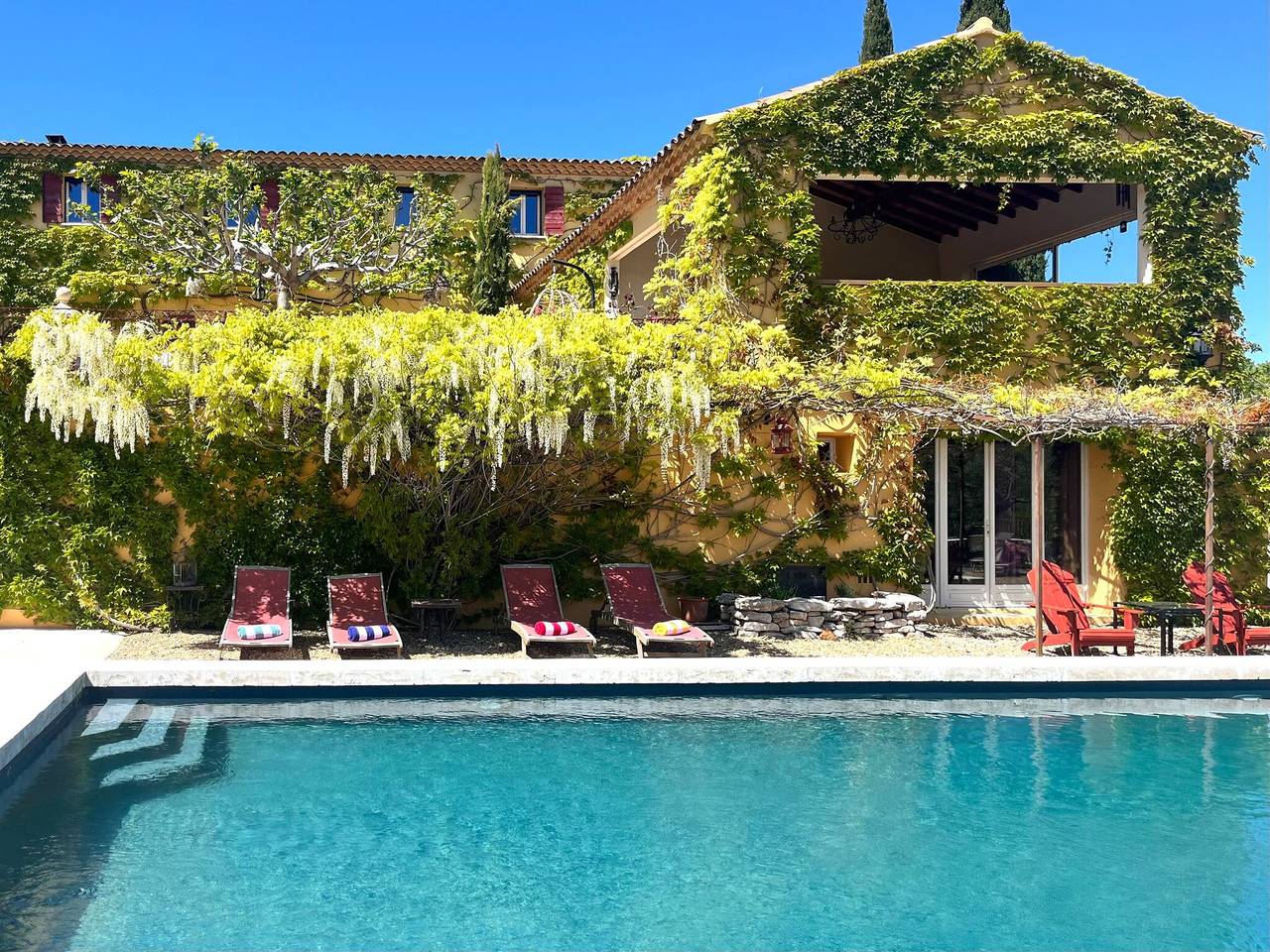 Le Mas Jorel – Luxuriöse Poolvilla mit Bergblick in Gargas, Regionaler Naturpark Luberon