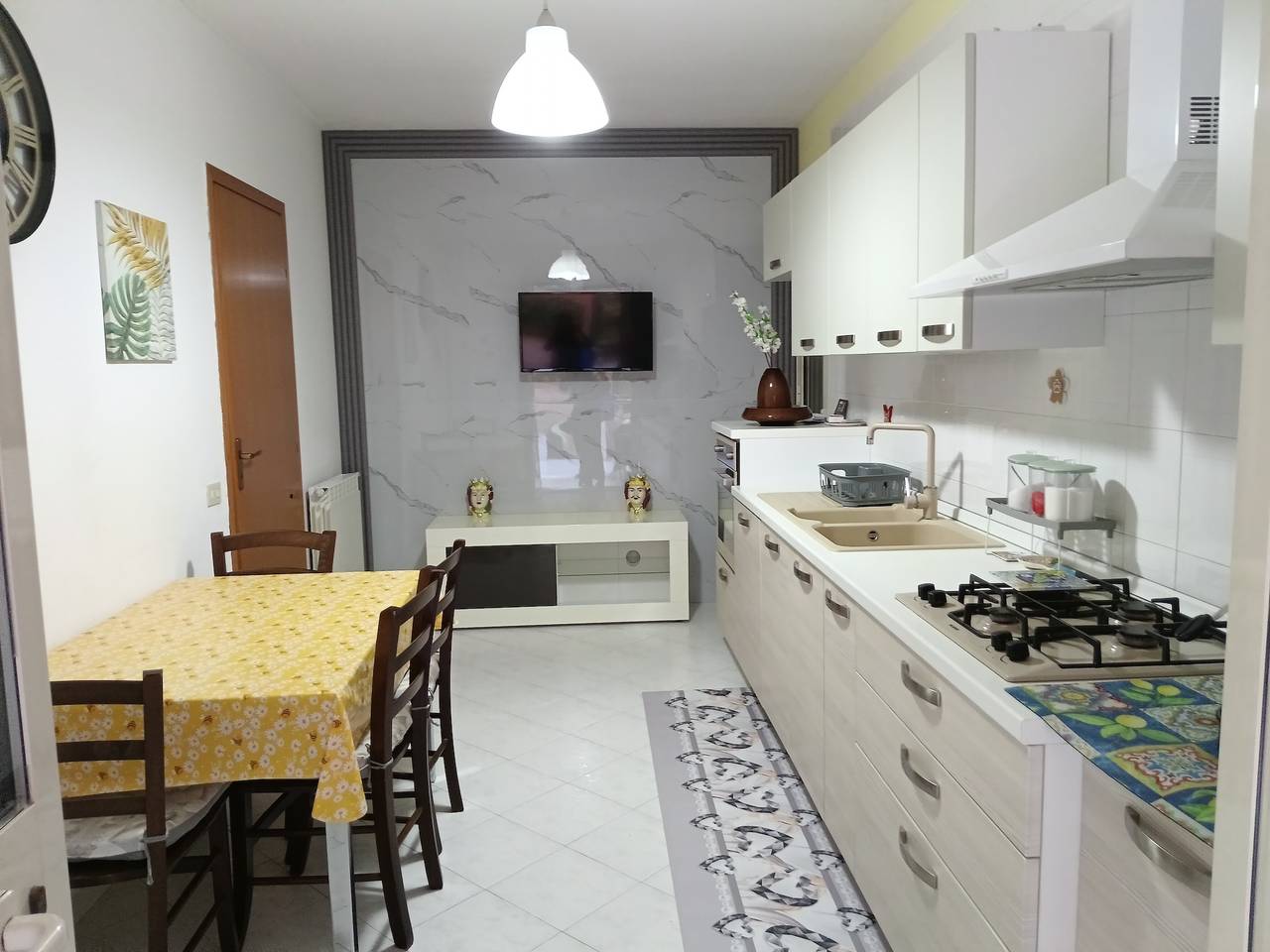 Ganze Wohnung, Ferienwohnung 'Paradiso Marino' mit Terrasse, Garten und Wlan in Cefalù, Cefalù (gemeinde)
