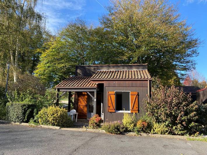 Gîte pour 5 personnes, avec jardin ainsi que piscine et terrasse